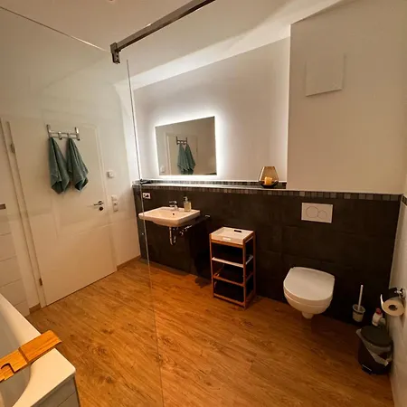 Traumhafter Ausblick, Modern Mit Komfort Und Stil